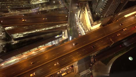 Evening-traffic-in-Toronto,-Canada