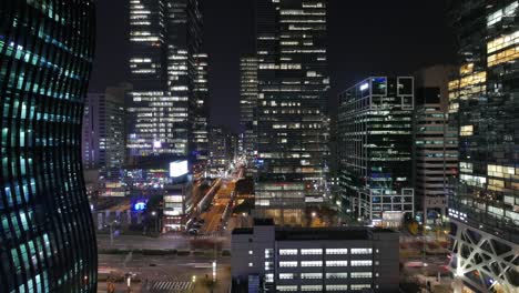 Night-view-of-the-building