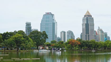 skyscrapers-with-business-offices-in-a-big-city.-business-development,-architecture.-urban-style