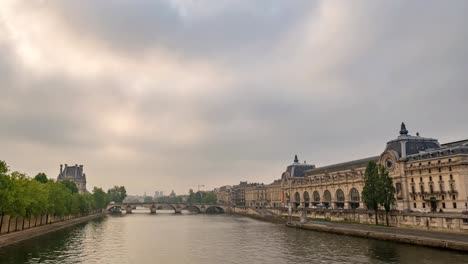 Lapso-de-tiempo-de-Francia-París-4K,-timelapse-del-skyline-de-ciudad-en-el-río-Sena
