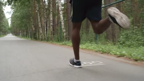 Beine-des-Menschen-Joggen-im-freien