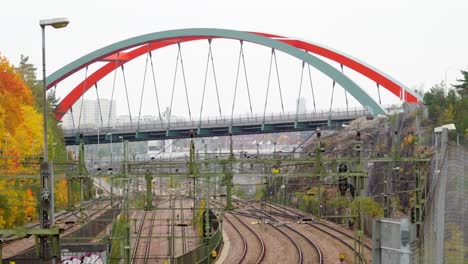 El-puente-del-cielo-de-la-ciudad-con-la-obra