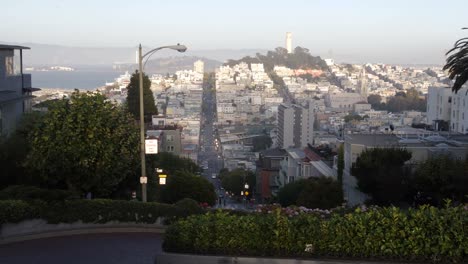 San-Francisco-Panorama-seen-from-the-Lombard-Street