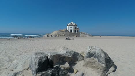 chapel-of-sao-felix-do-marinha-in-portugal