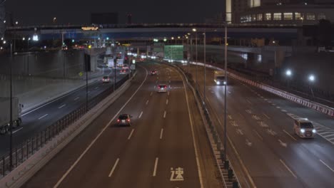 Auto-Bahn-genommen-um-Mitternacht