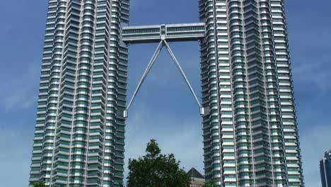 Petronas-Twin-Towers