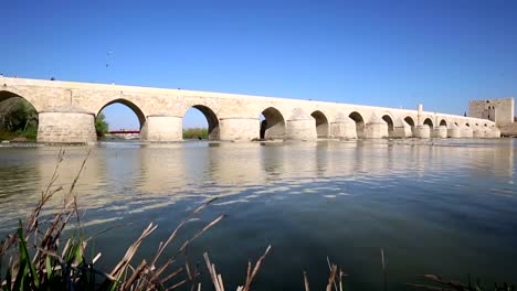 El-puente-romano-de-Córdoba,-España