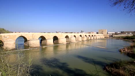 Die-Römische-Brücke-von-Cordoba,-Spanien