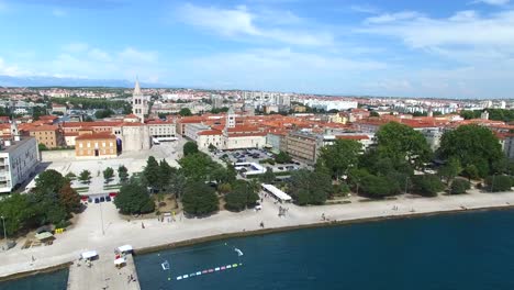 Luftaufnahme-von-der-historischen-Altstadt-von-Zadar