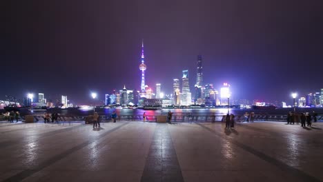 T/L-WS-LA-Shanghai-bund-Promenade-und-Lujiazui-Skyline-bei-Nacht