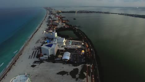 Imágenes-aéreas-de-Cancún-México