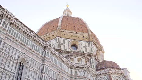 vista-de-la-Basílica-de-Santa-María-del-Fiore-en-Florencia,-Italia