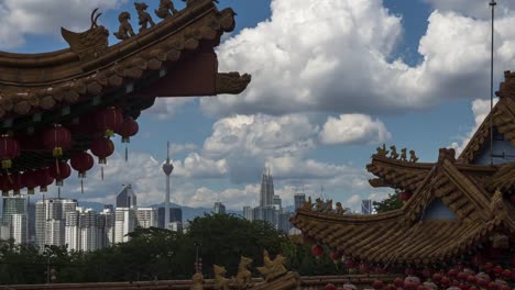 Tiempo-transcurrido---nubes-moviéndose-en-la-ciudad-de-Kuala-Lumpur