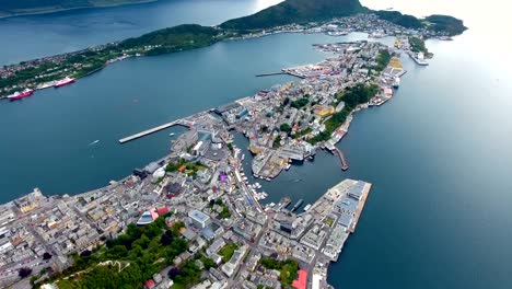 Imágenes-de-la-ciudad-de-Ålesund-Noruega-aérea