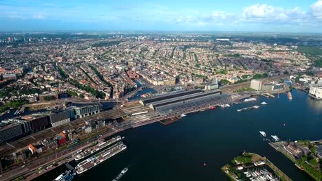 Vista-aérea-de-la-ciudad-sobre-Amsterdam