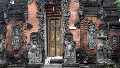 Hindu-temple-on-Bali