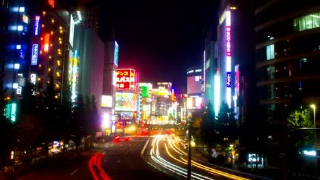 Nacht-Zeitraffer-4K-Auflösung-bei-Shinjuku-Yasukuni-Ave-breite-erschossen-Zoom-in