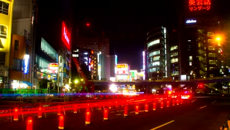 Unter-Konstruktion-Night-Lapse-4K-in-Shinjuku-weit-geschossen-verkleinern