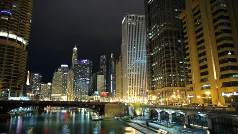 Chicago,-Illinois,-Estados-Unidos-de-América.-29-de-noviembre-de-2017.-Horas-de-la-tarde-en-el-centro-de-la-ciudad.