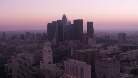 Los-Angeles,-tiro-aéreo-de-Los-Angeles-al-atardecer.