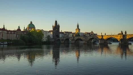 Time-lapse-video-of-Prague-city-skyline-with-Vltava-River-in-Czech,-Republic-timelapse-4K