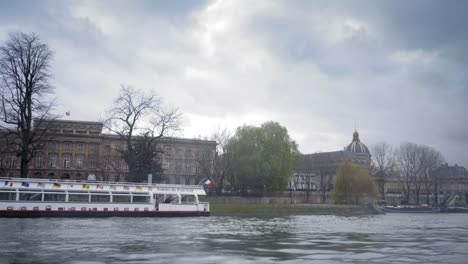 Blick-auf-Paris-im-Winter