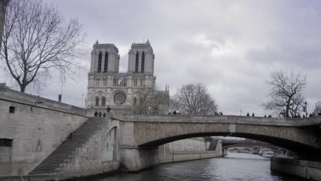 Blick-auf-Paris-im-Winter