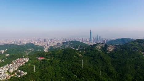 Toma-aérea-de-la-ciudad-de-Taipei,-Taiwán