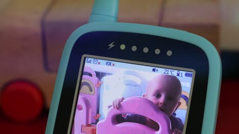 Baby-Boy-In-The-Babyphone-Monitor