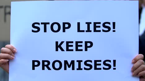 Citizens-demanding-to-stop-lies-keep-promises-after-elections,-living-standards