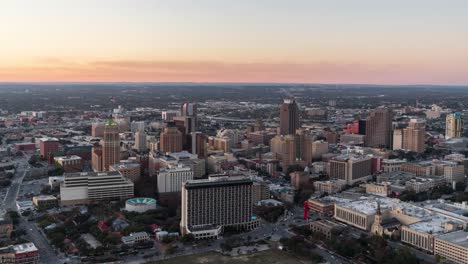 San-Antonio-Cityscape-Time-Lapse-Día-a-Noche