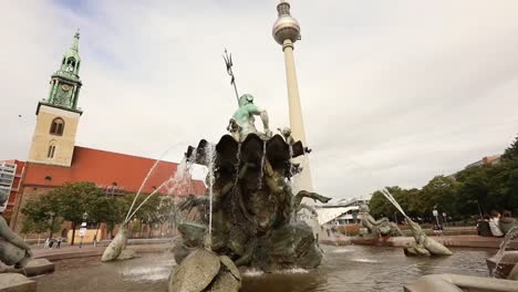 Neptunbrunnen-Berlin,-Neptune-Fountain-in-Berlin,-Germany