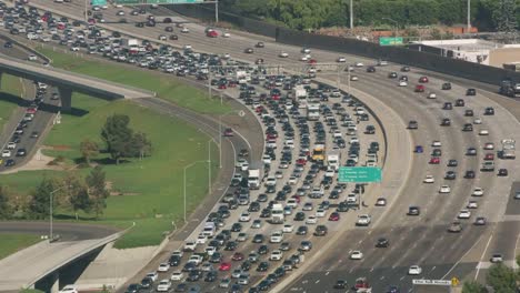 Los-Angeles,-Luftaufnahme-des-Verkehrs-auf-der-i-405.