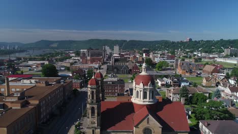 Lento-avance-antena-establecer-toma-de-Steubenville-Ohio