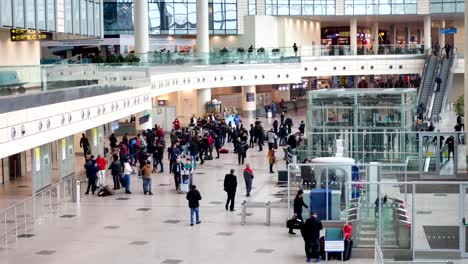 Passengers-in-the-airport-at-day-time