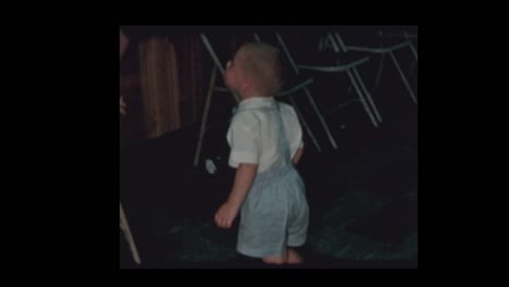 1959-Women-smoke-in-front-of-child-at--party