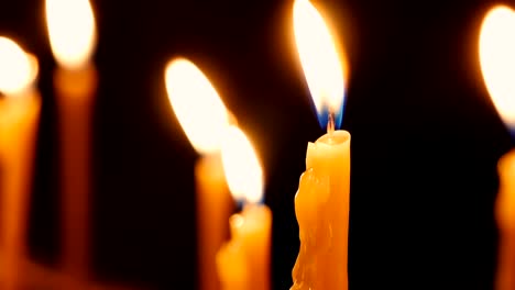 Burning-candles-in-Holy-Sepulcher-Church