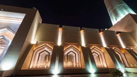 panorama-de-frente-y-Mezquita-en-la-ciudad-la-noche-iluminación-doha-4-tiempo-k-caer-qatar