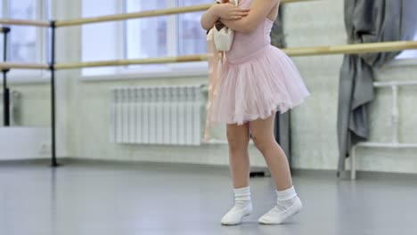 Niña-en-clase-de-Ballet