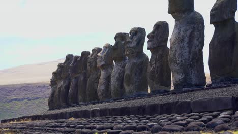 Estatuas-de-Moai-de-Rapa-Nui-de-isla-de-Pascua