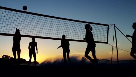 Jugadores-de-voleibol-femenino-jugando-voleibol-4k