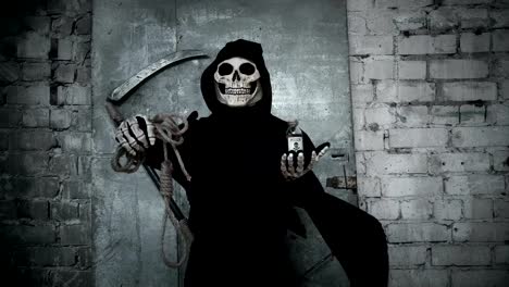 death-with-a-scythe-holding-a-rope-with-a-loop-and-a-vial-of-poison,-offering-a-choice-between-them