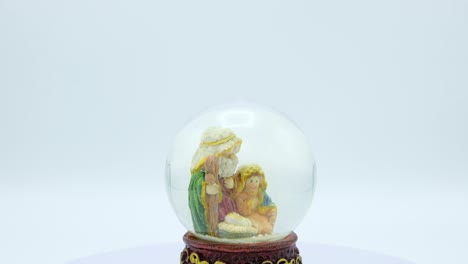 Christmas-nativity-scene-inside-crystal-ball.