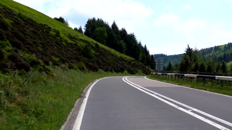 Autofahren-in-High-Peak-District-National-Park-in-England-Slow-motion