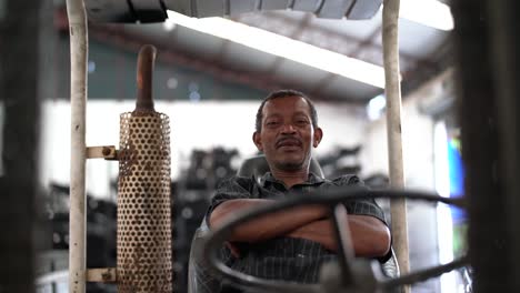 Lazy-Worker-Relaxing-on-Forklift