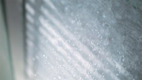 Splashing-water-drops-in-slow-motion-180fps