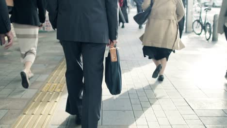 Japanese-businessman-going-to-work-in-the-morning