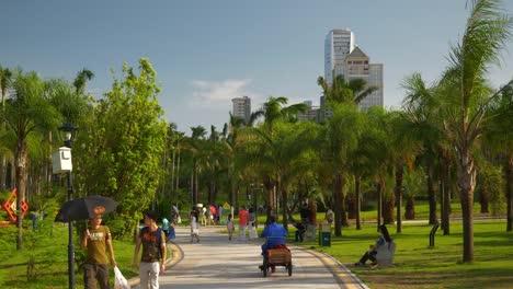 sonnigen-Tag-Zhuhai-berühmten-Stadtpark-zu-Fuß-Gasse-Panorama-4k-china