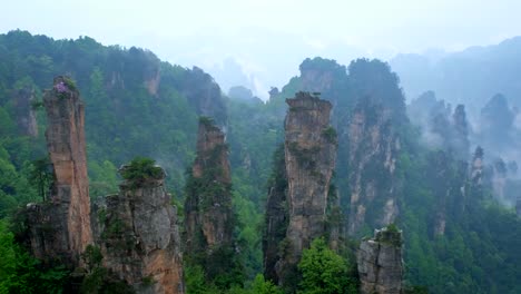 Montañas-Zhangjiajie,-China