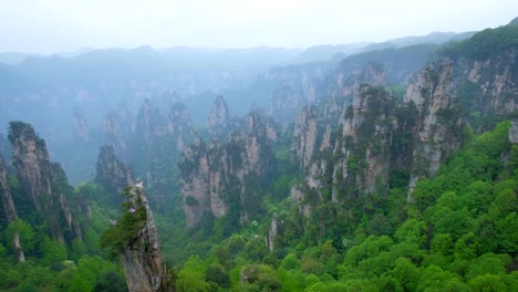 Montañas-Zhangjiajie,-China